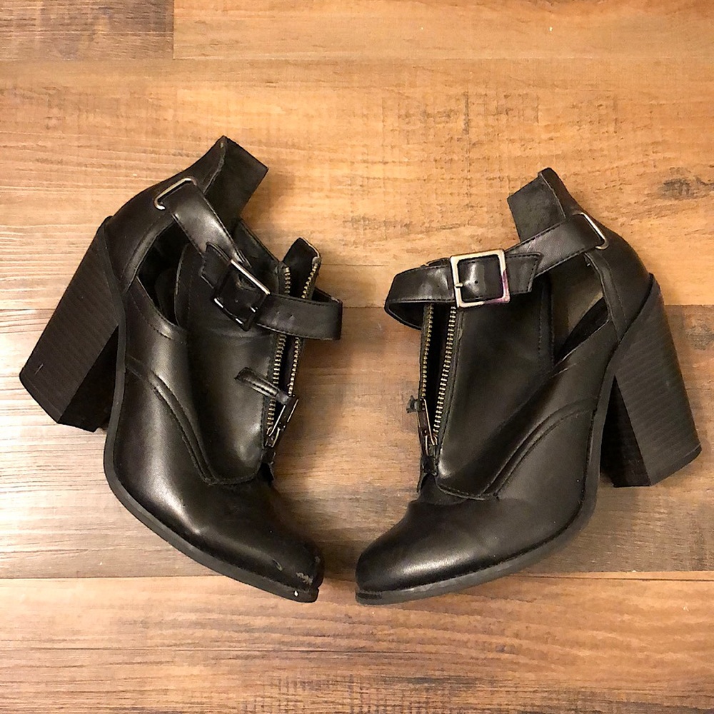 Call it Spring Size 8 Black Booties